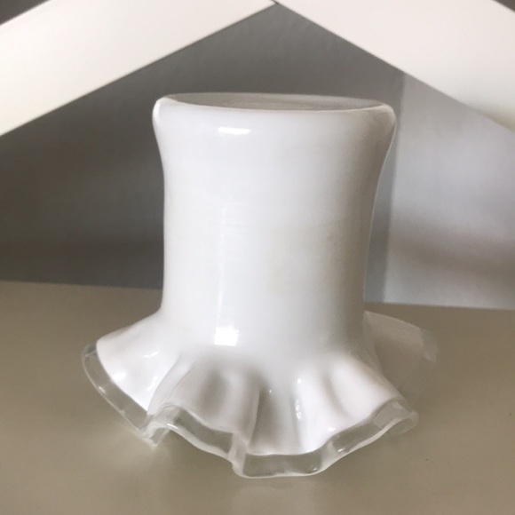 3.5” Fenton Silver Crest ADORable Vase. Simple Styling Ruffled, Scalloped.RARE - Picture 3 of 4